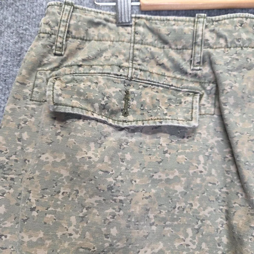 Levi's Shorts Mens 30 Green Camo Cargo Canvas Cotton Outdoor Zip Pockets Fly